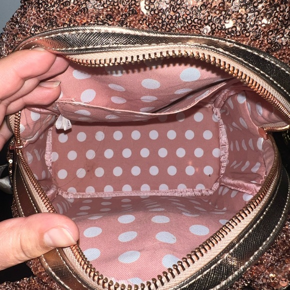 LOUNGEFLY ROSE GOLD MINNIE BAGPACK INCLUDING FREE MATCHING EARS - Picture 4 of 9